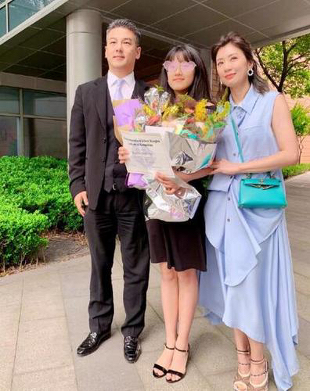 大家觉得贾静雯和前夫生的女儿,像妈妈多一点还是像爸爸多一点呢?