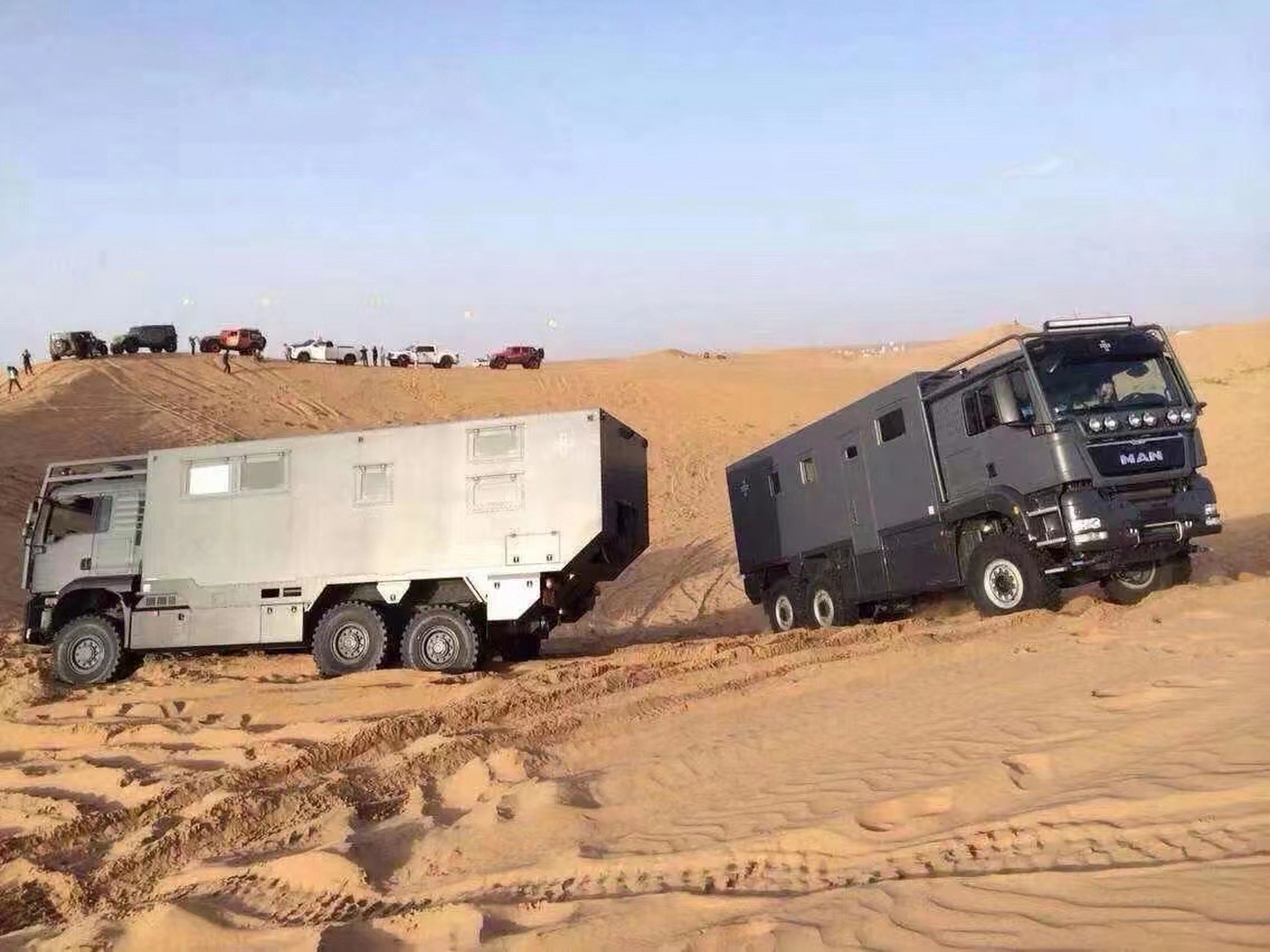 防弹德国曼8x8越野房车