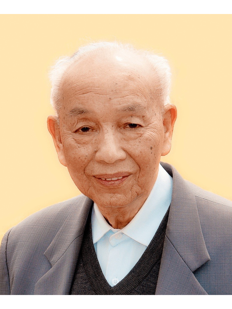 1962年任厦门大学教务处处长;1978年任厦门大学副校长;1984