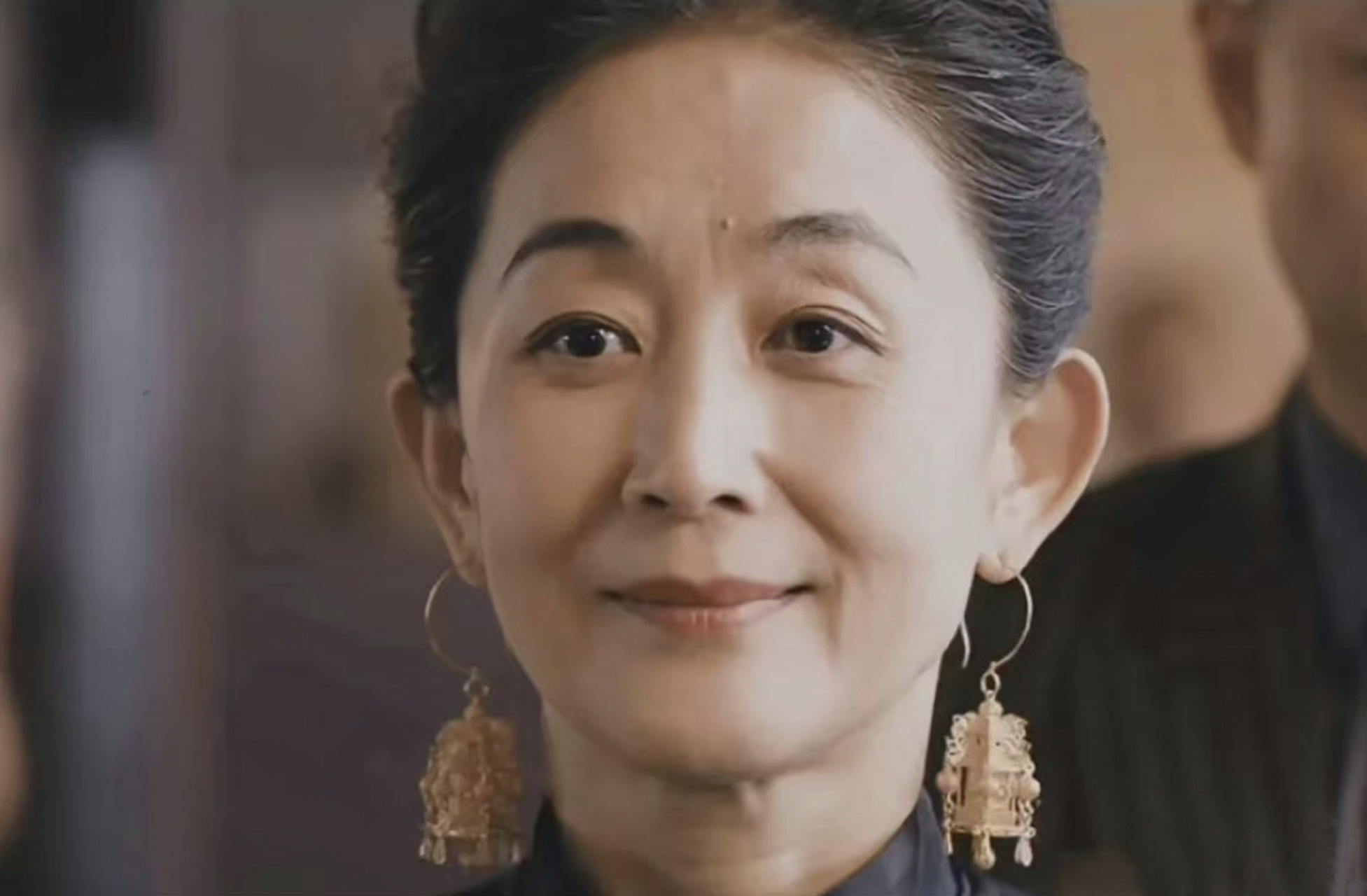 陈瑾老师长着一副生不出笨人的样子