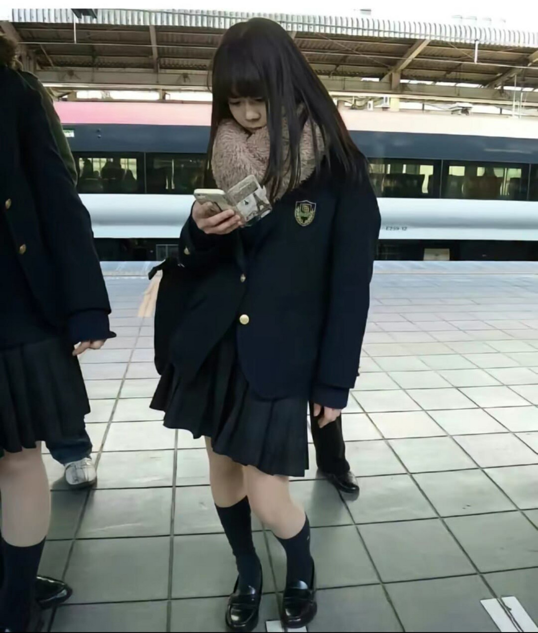 美女穿搭分享# 放学后的日本小学生