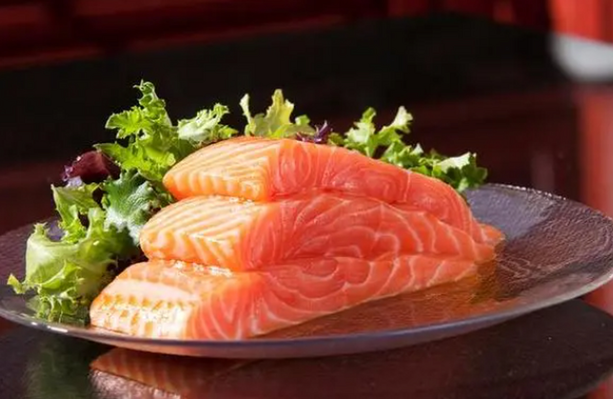 新疆尼勒克县三文鱼养殖业丰收在望,预计年产量将达到惊人的3000吨!