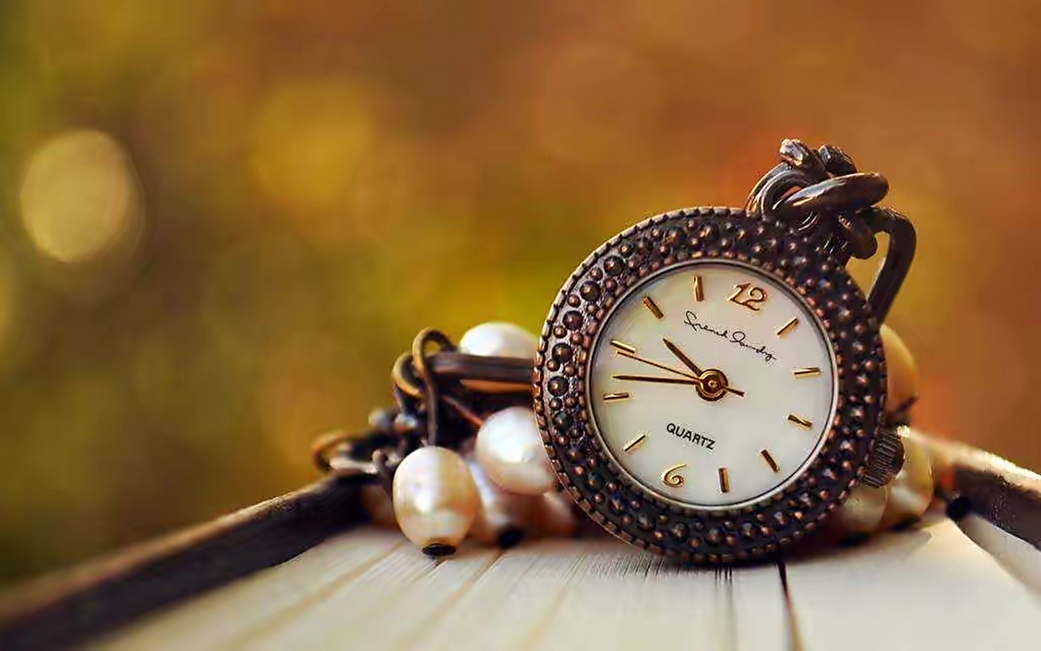 怀念过去的时光,或许是因为年龄大了,未来不再像曾经那样充满憧憬