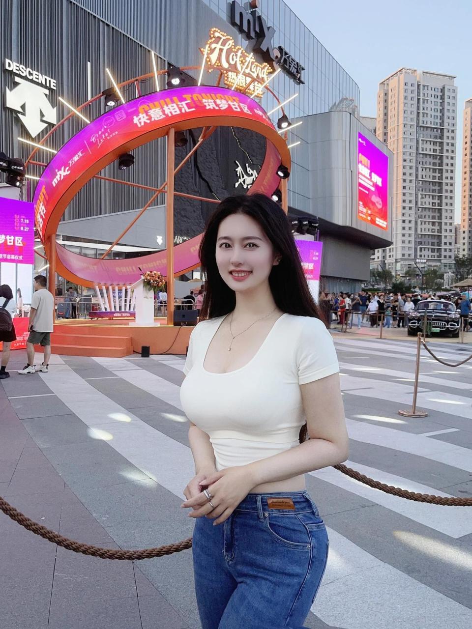 微胖丰满旺夫美女#我们都爱聊八卦# #娱乐