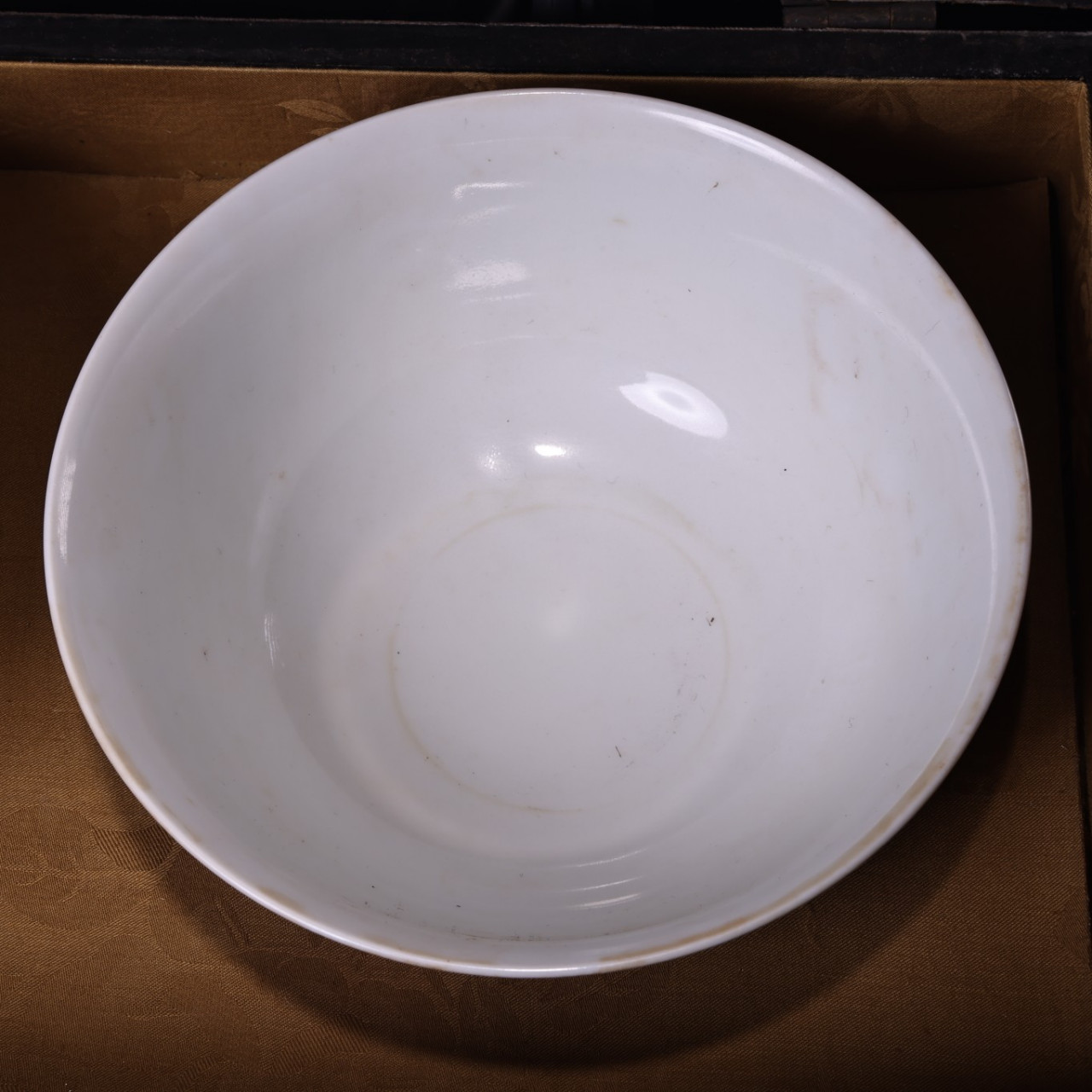 旧藏下乡收清代宫廷御藏手绘珐琅彩瓷器碗一对 品相保存完好  画工