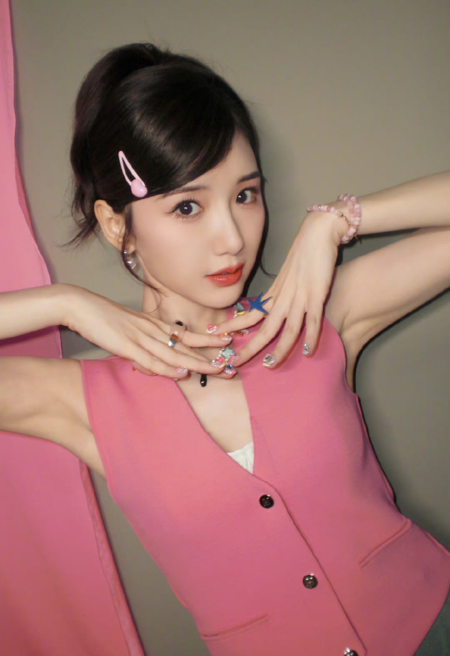 怎么会有人天生就长了一张整容脸啊 毛晓彤真的蛮神奇 明明是纯天然