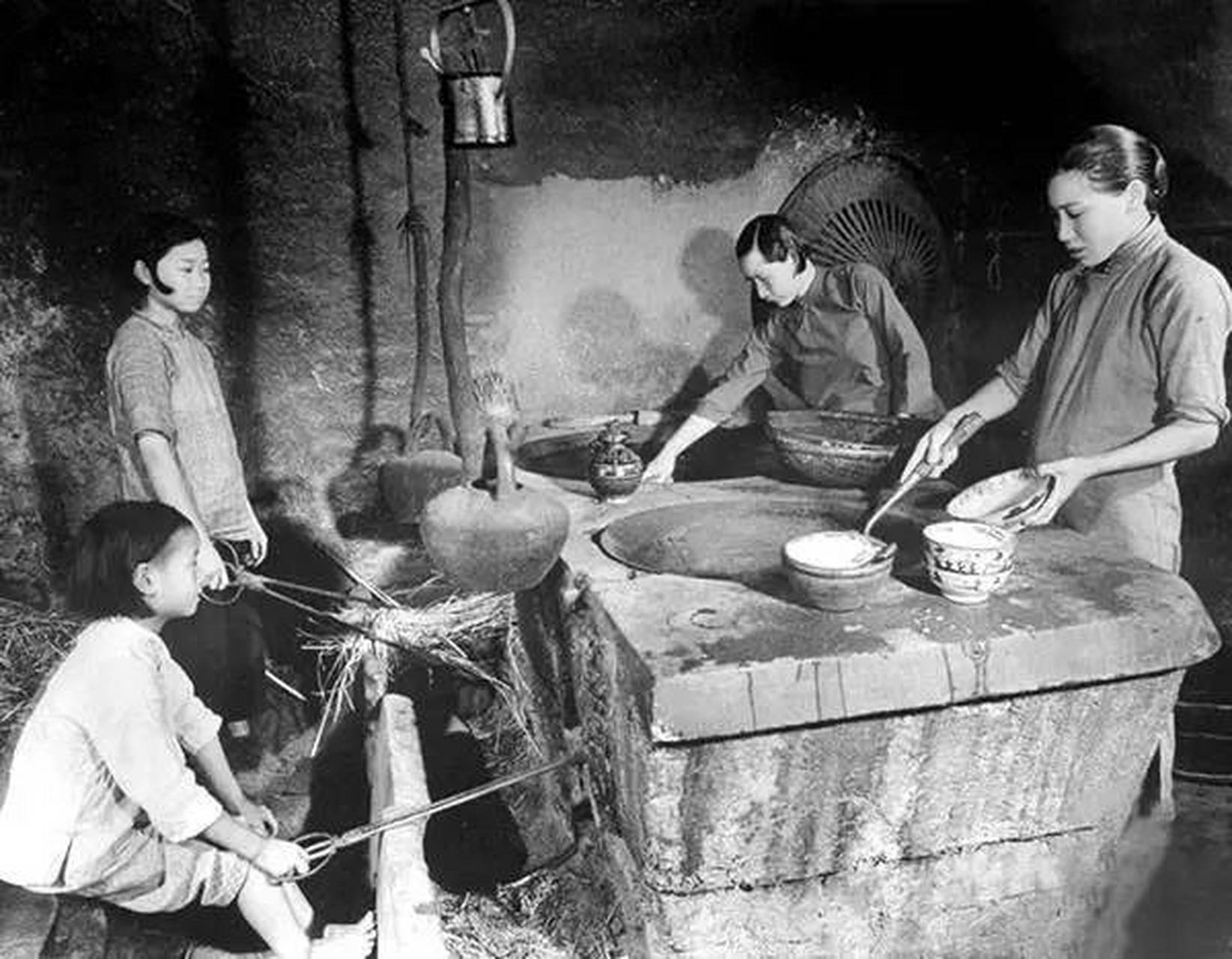 老照片|1941年,成龙泉驿一户人家在做饭