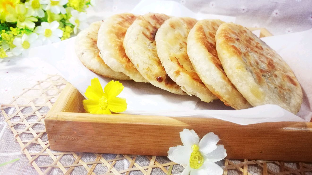 不用发面,不用醒面,超级无敌的红糖油酥饼香甜酥脆很有食欲呦
