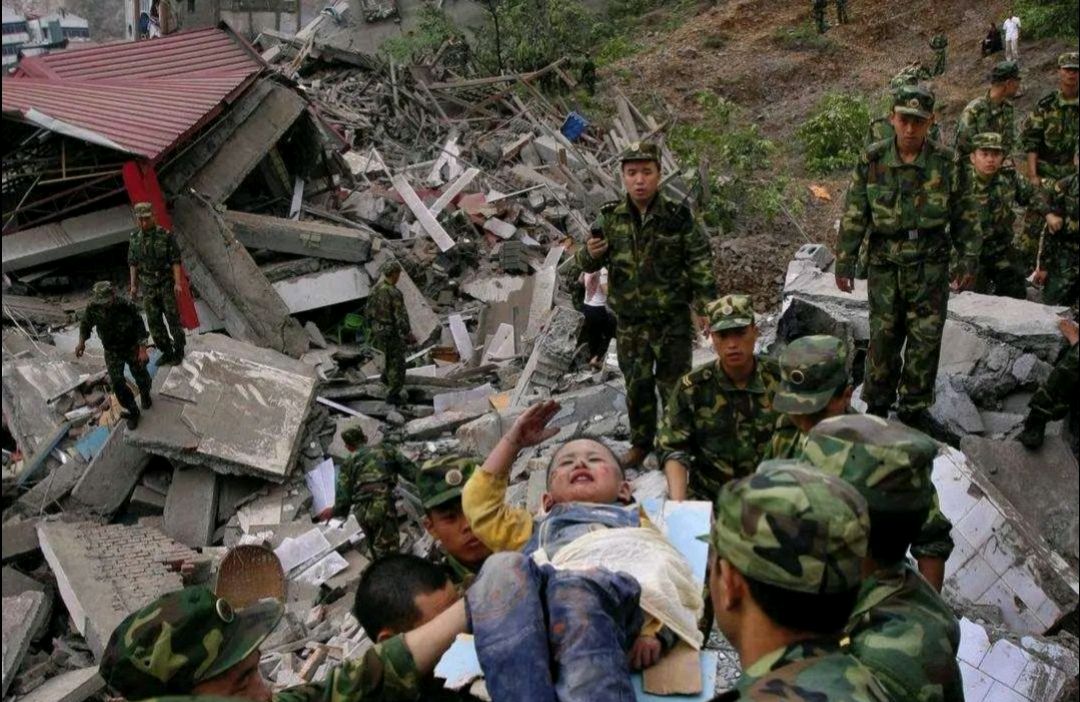 一位钟情北大的特殊考生,四川汶川地震中的"敬礼娃娃"——郎铮