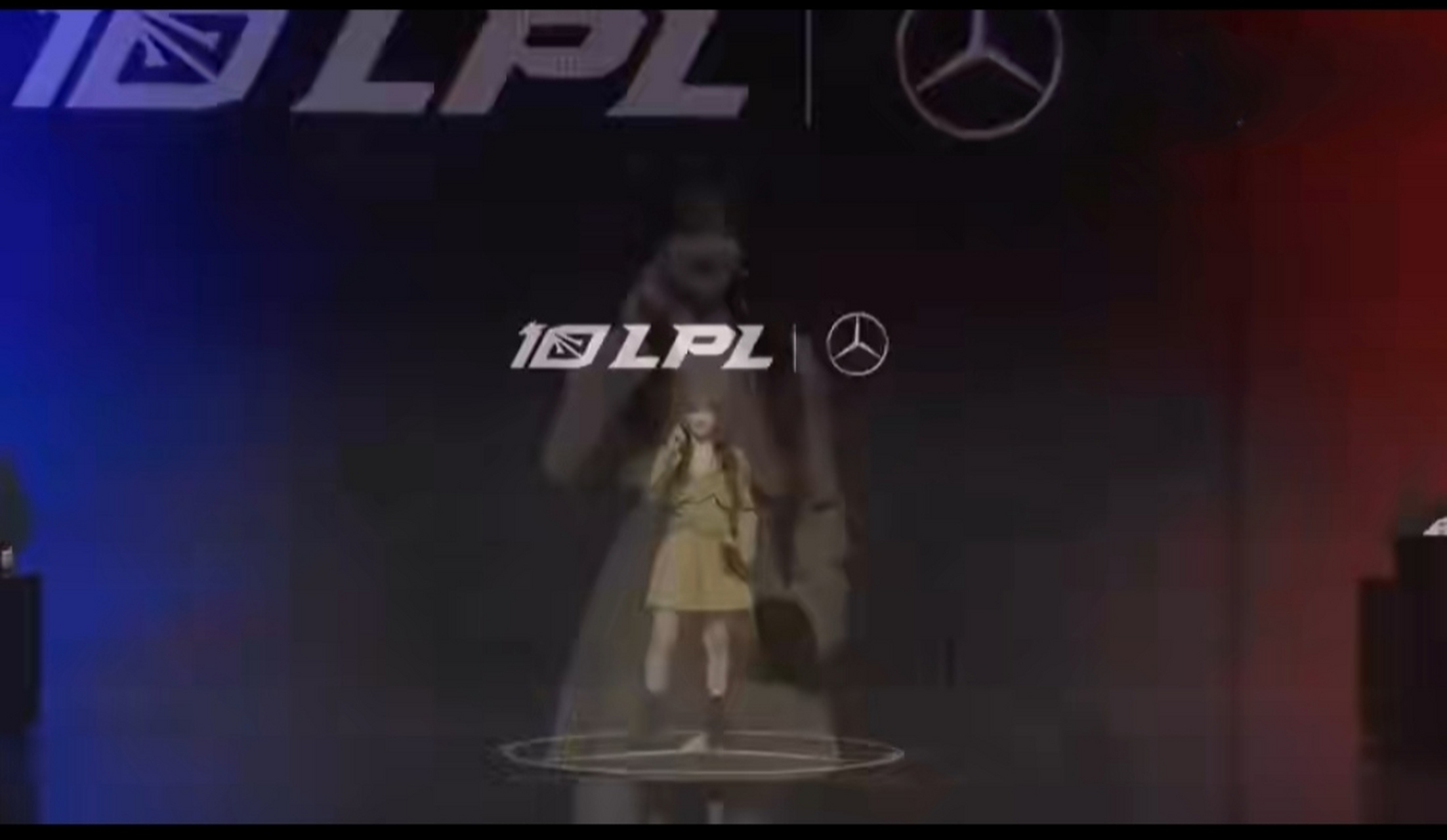 【小钰出场模仿blackpink招牌单曲《ddu-du ddu-du》】  在ra对战ig第