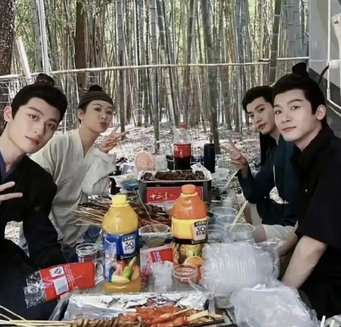 杨紫吃火锅不带相柳