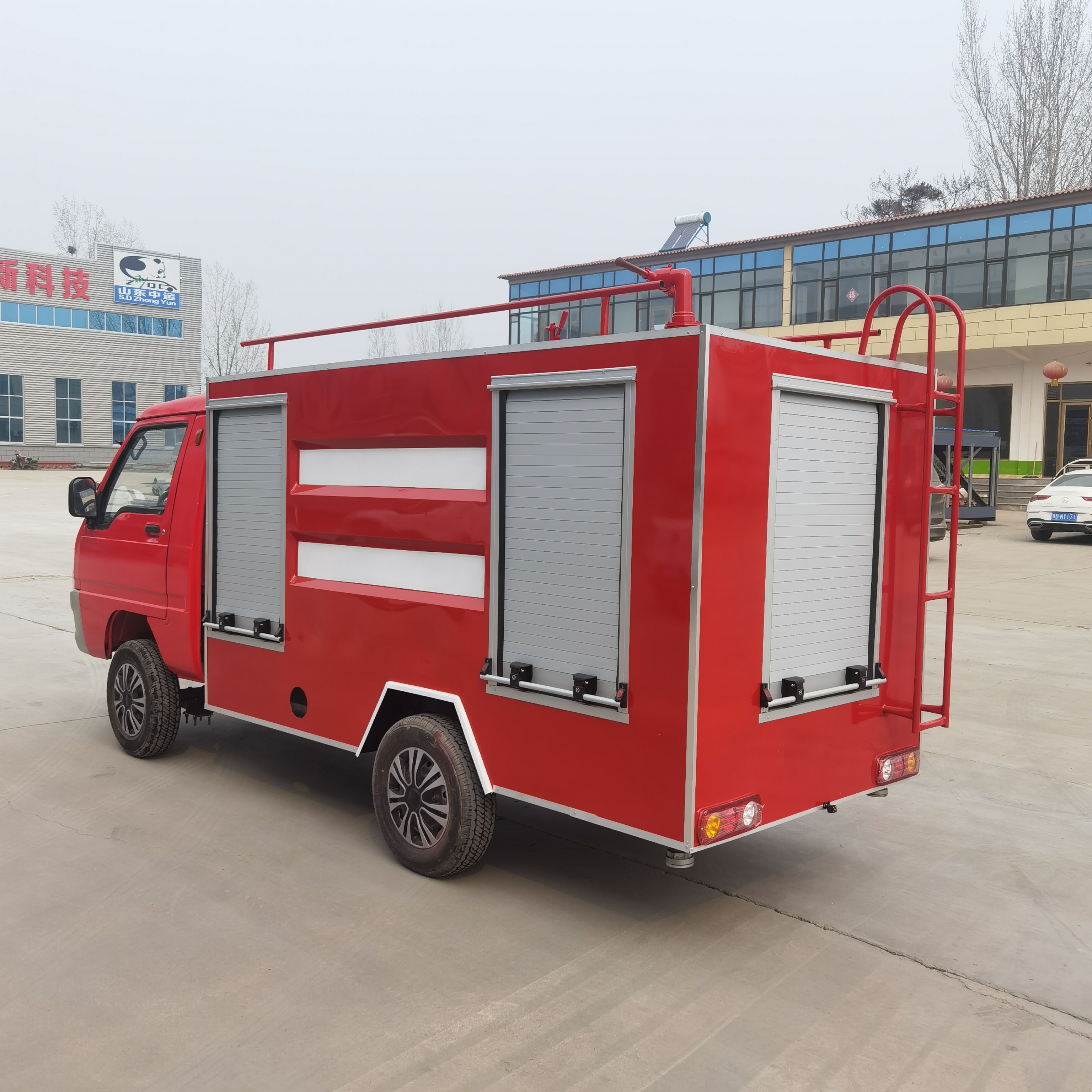 微型电动四轮消防车