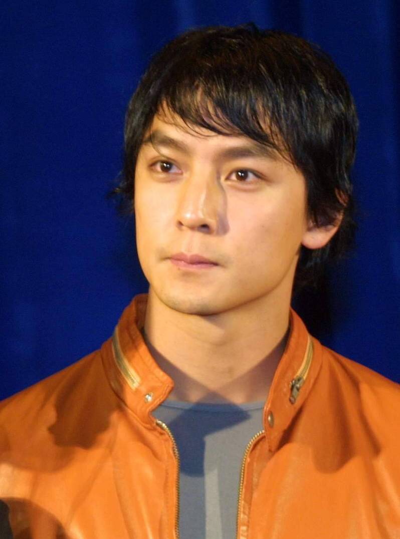 吴彦祖和王千源浴室打架连浴巾都不掉,还卑鄙的抓王千源要害部位