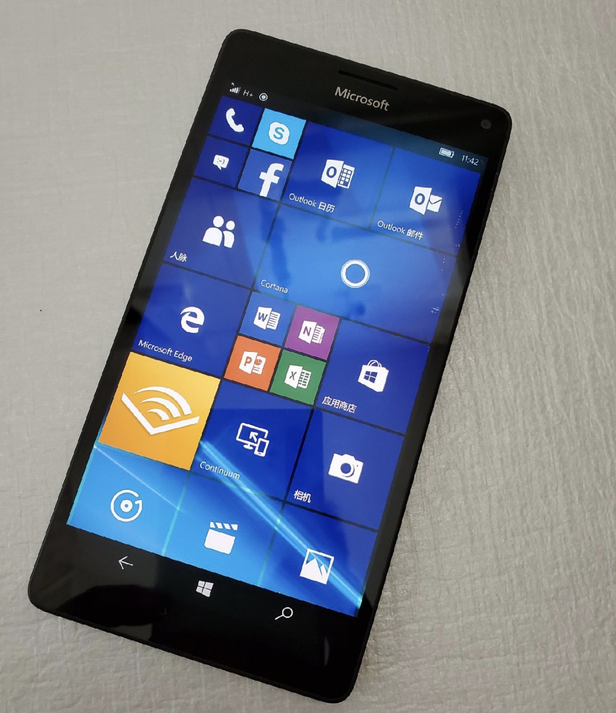 出门不用笔记本!老外把诺基亚lumia950xl复活,成功用上ps