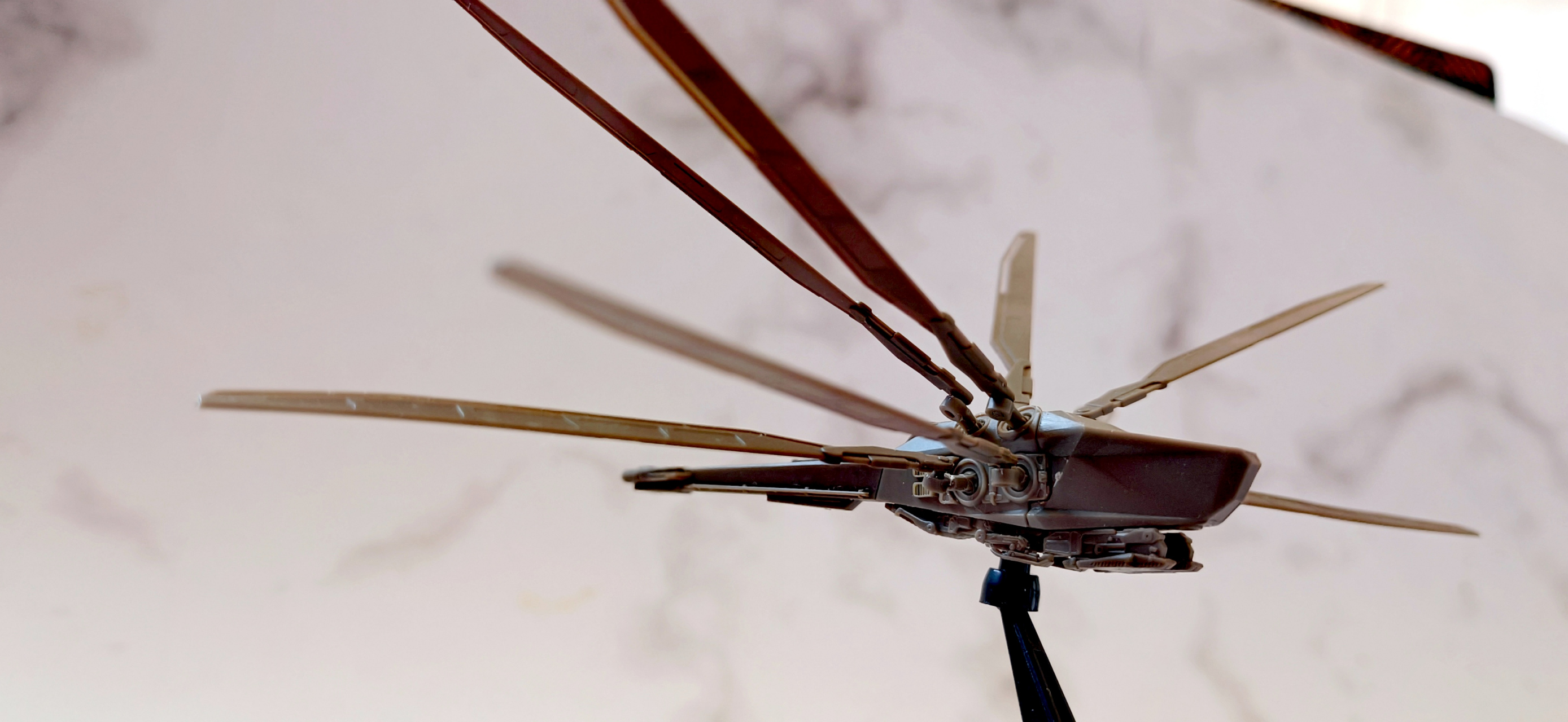 模型欣赏:meng模型 电影《沙丘》扑翼机,依靠八对机翼扇动飞行,by ab