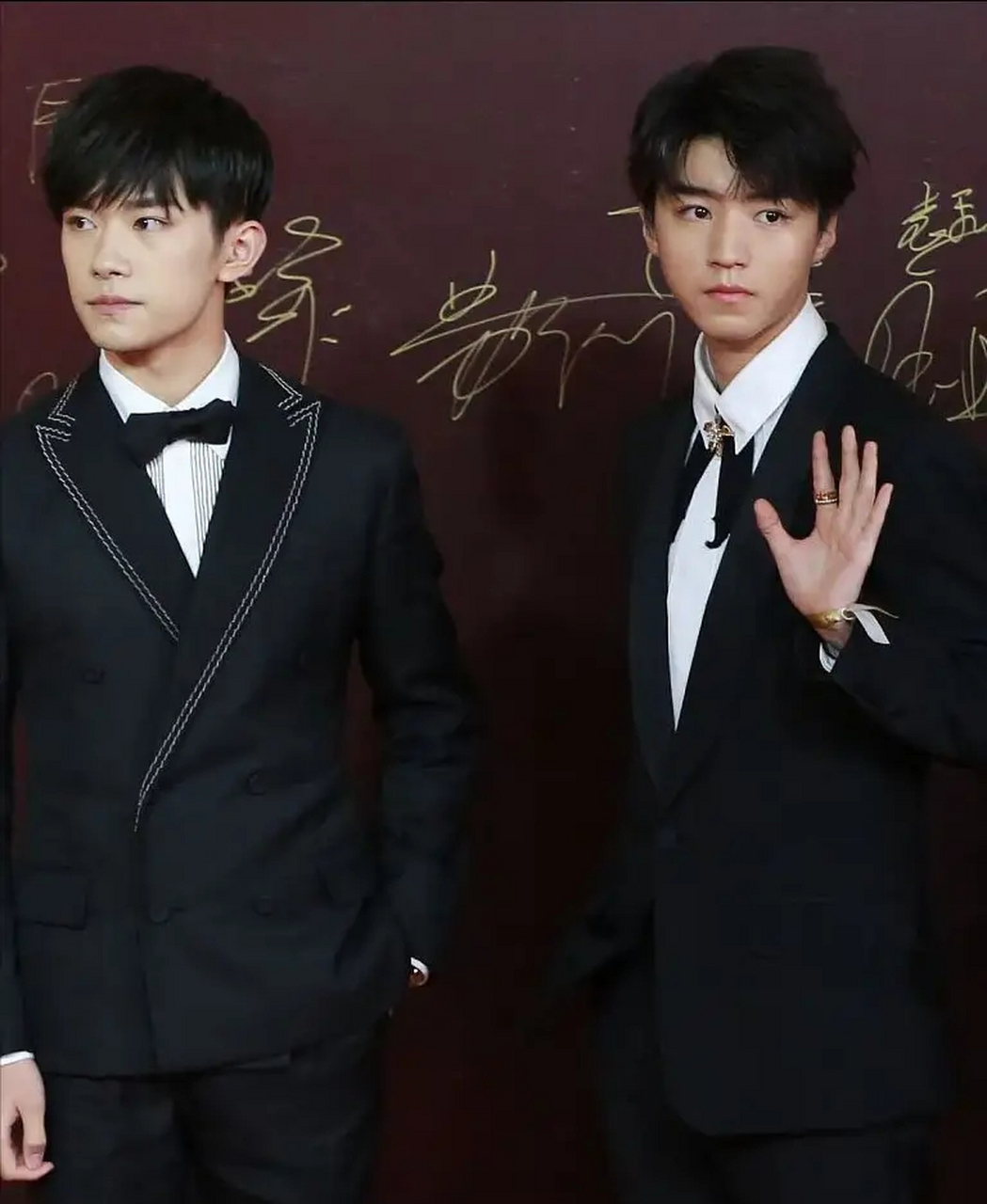 tfboys十周年合体:王源尴尬重现"小虎队"陈志朋的命运!