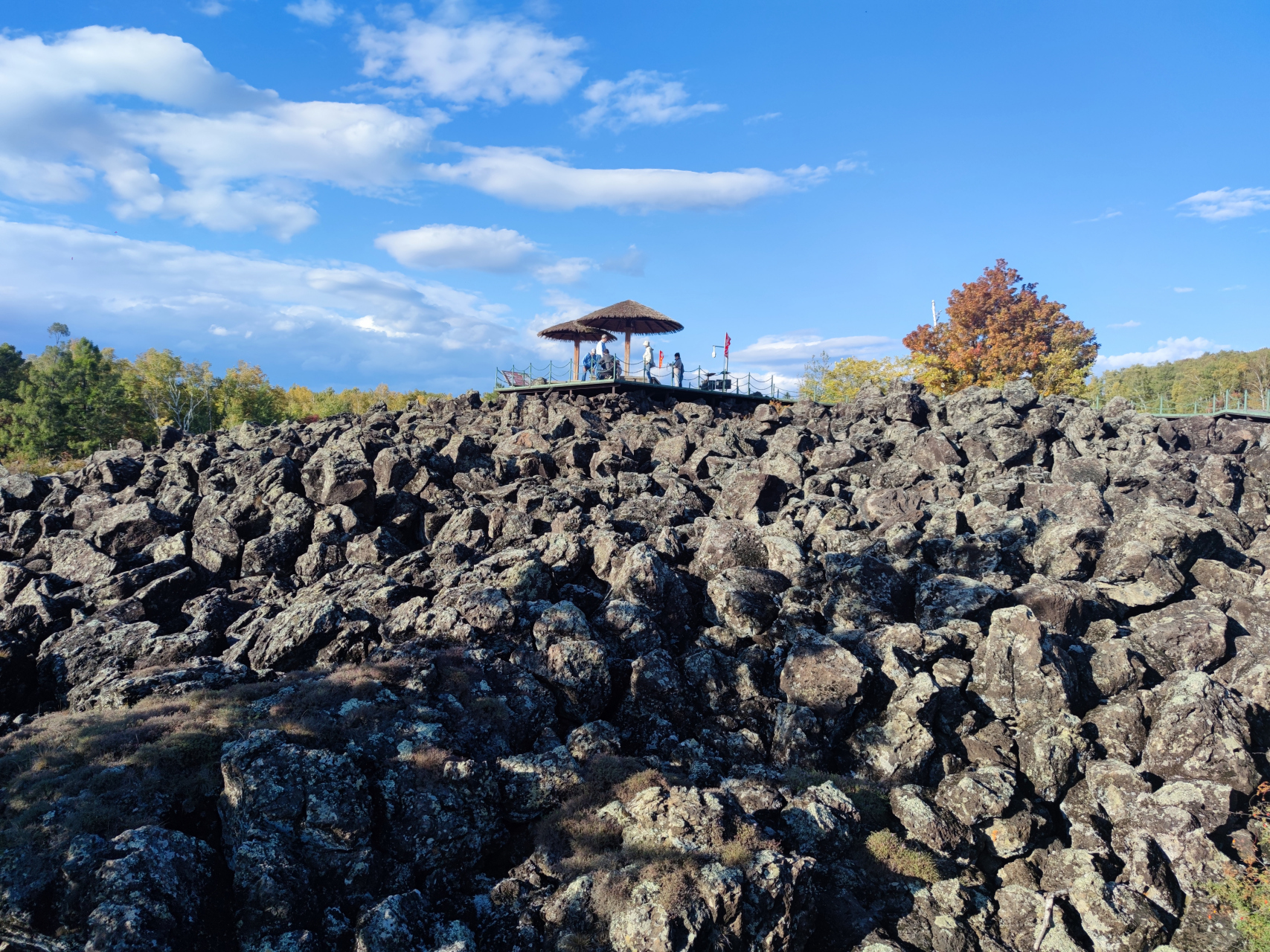 美好假期在旅途#  67龙门石寨是五大连池景区中面积最大的火山熔岩