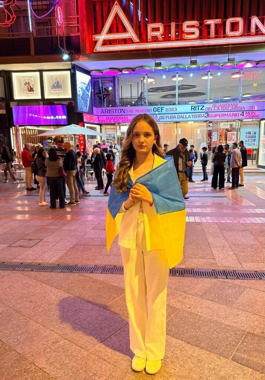 她的举动得到了乌克兰人的全力支持:"索菲亚,对于乌克兰来说你已蚀篌