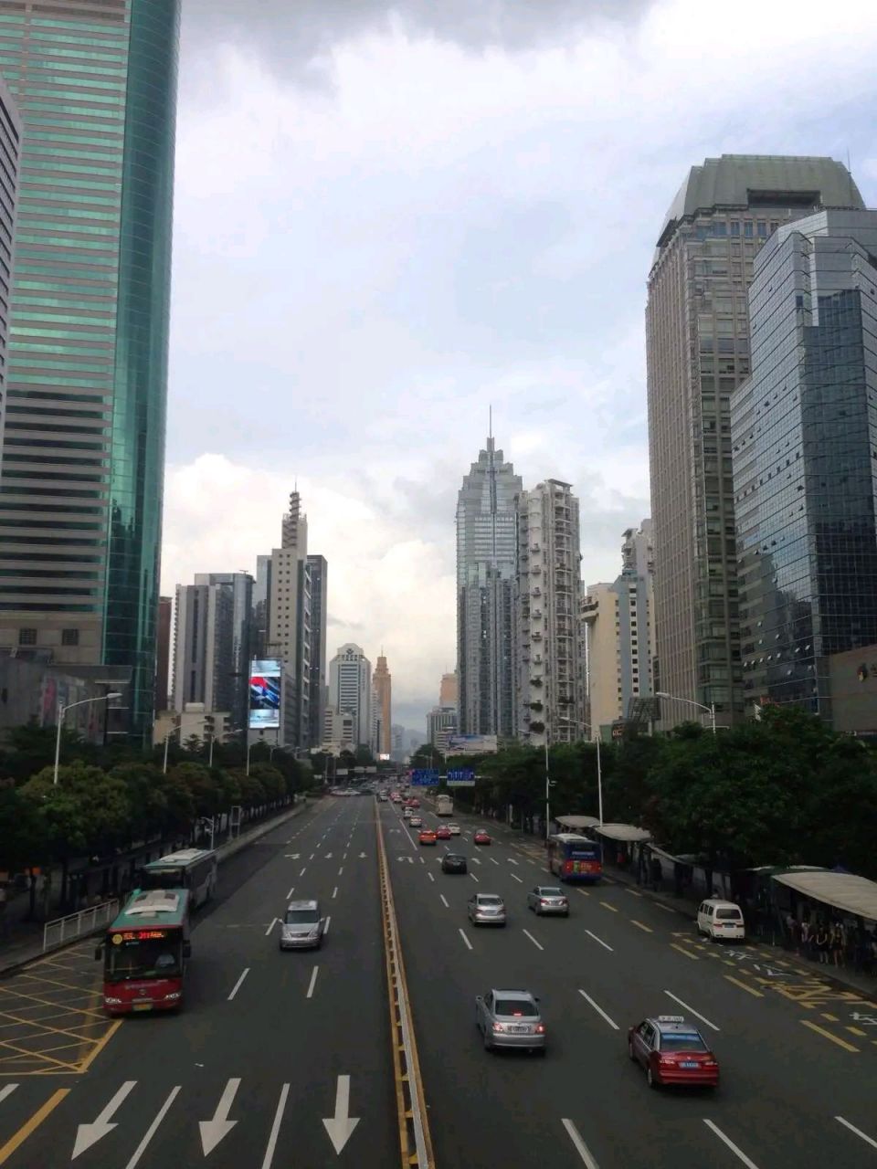 潮级玩家# 02年来深圳读大学,对就是深圳大学,06年毕业,研究生没可舷