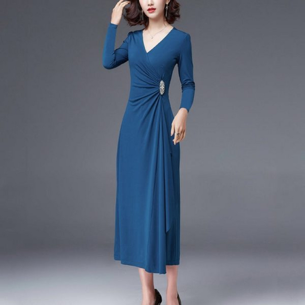 唯品会特卖清仓春秋新款长袖妈妈气质v领大码连衣裙女修身长裙#女神变
