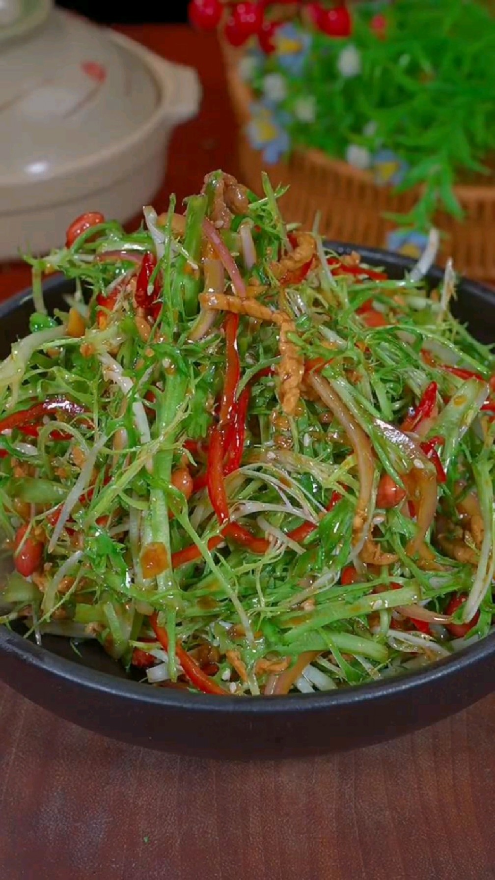 这样做的苦菊拌肉丝是不是很简单