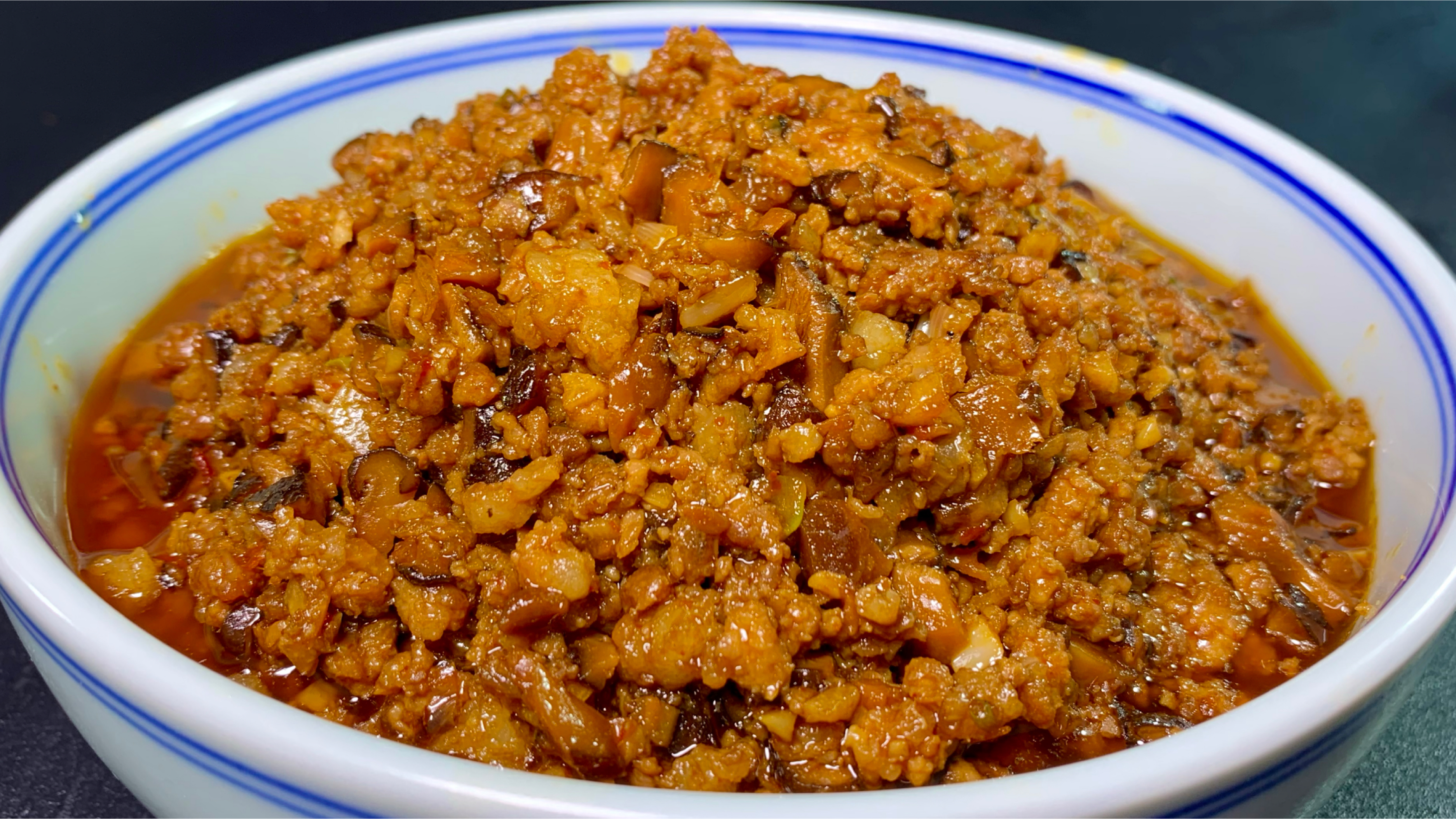 喜欢吃面条的要收藏，教你在家做秘制炸酱，80年面馆配方，太香了