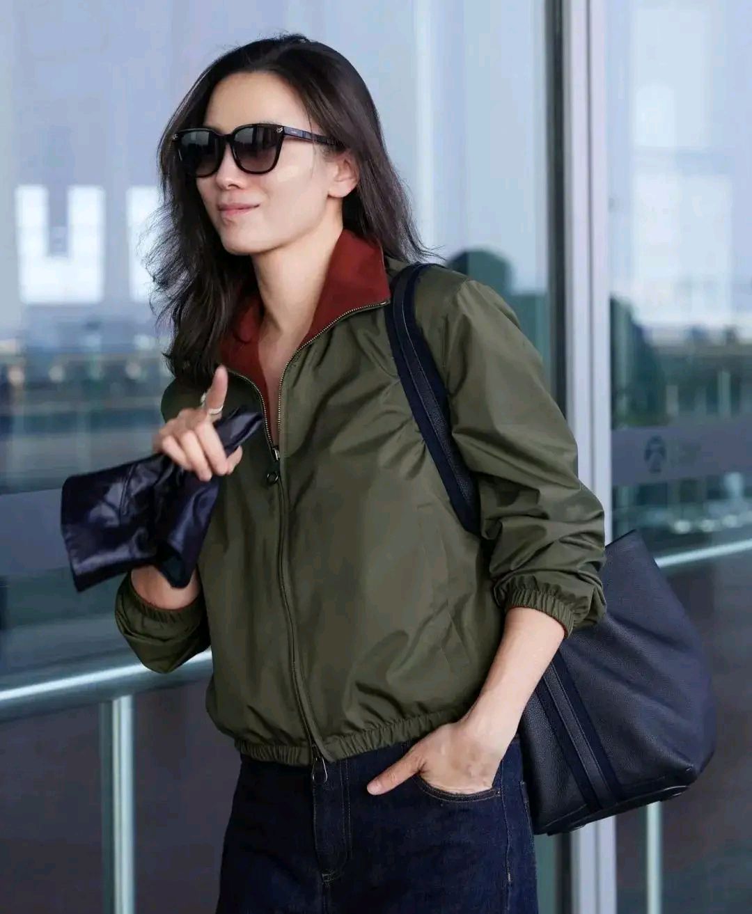 宋佳近照曝光!皮肤好到令人嫉妒,光亮紧致,看不出已是42岁