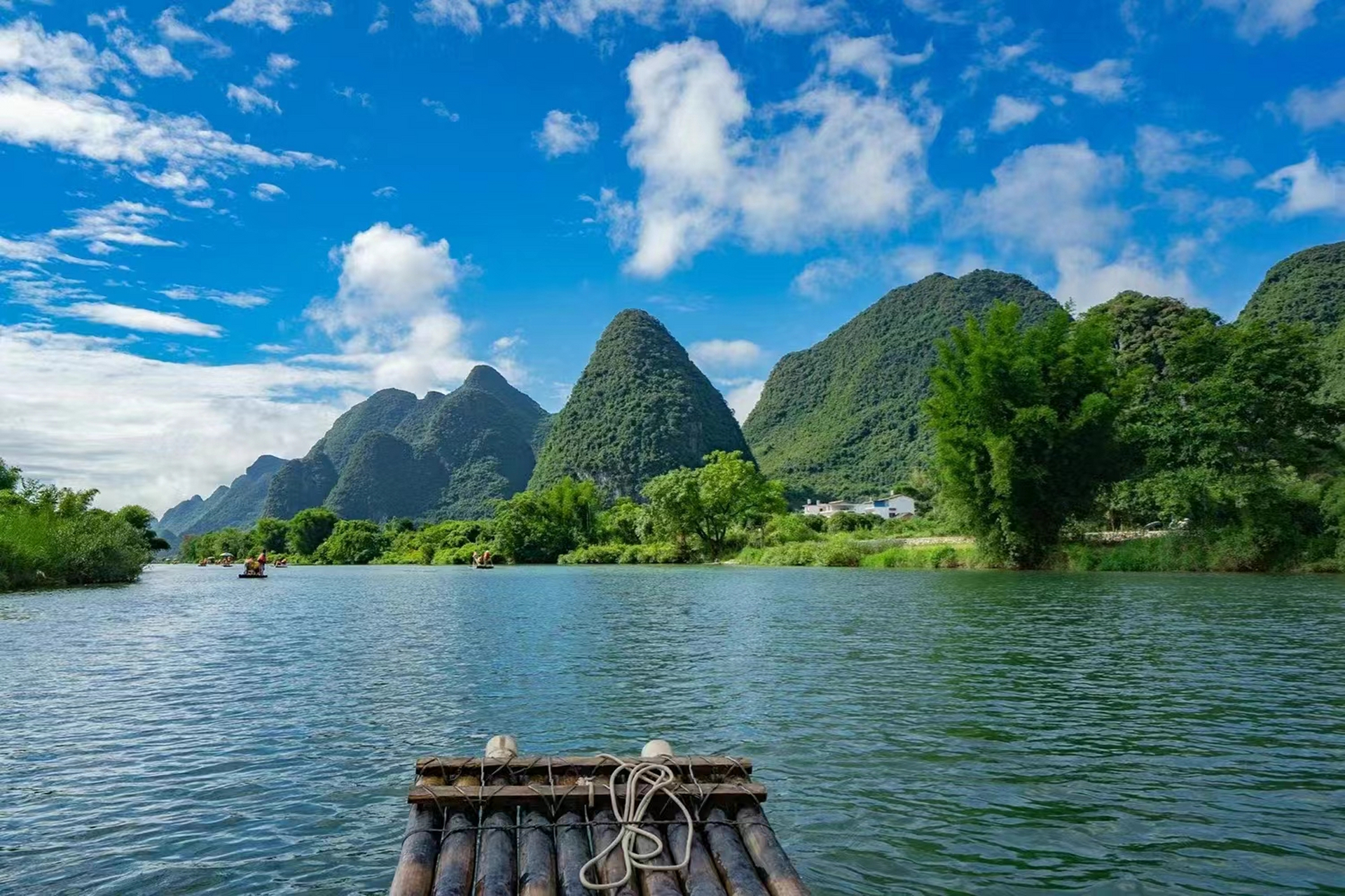 桂林山水甲天下,穿越山海探秘境,青山绿水古桥小树画中游,我要去桂林