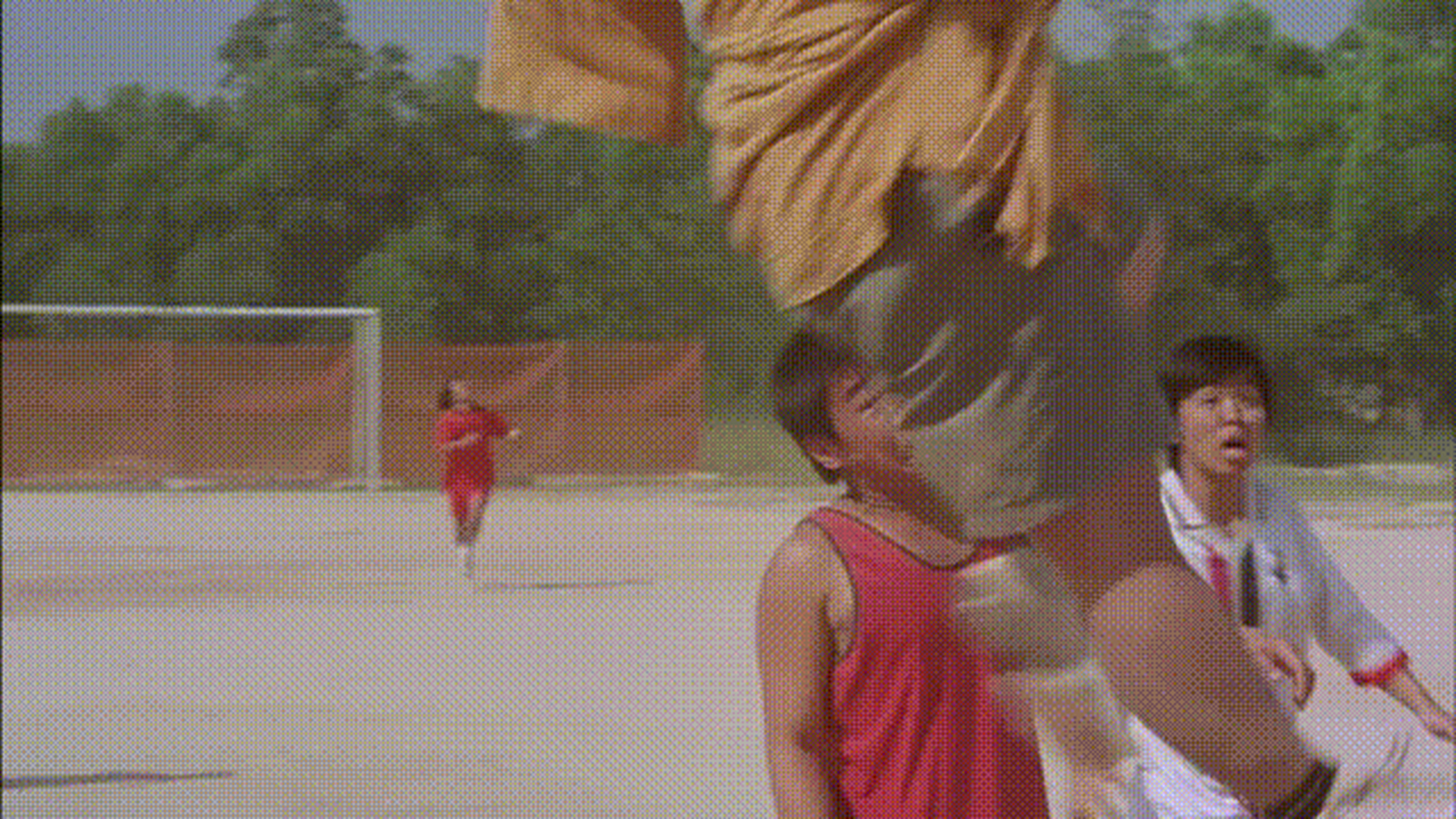 有人采访周星驰:《少林足球》里的六师弟"轻功水上漂",为什么要找一个