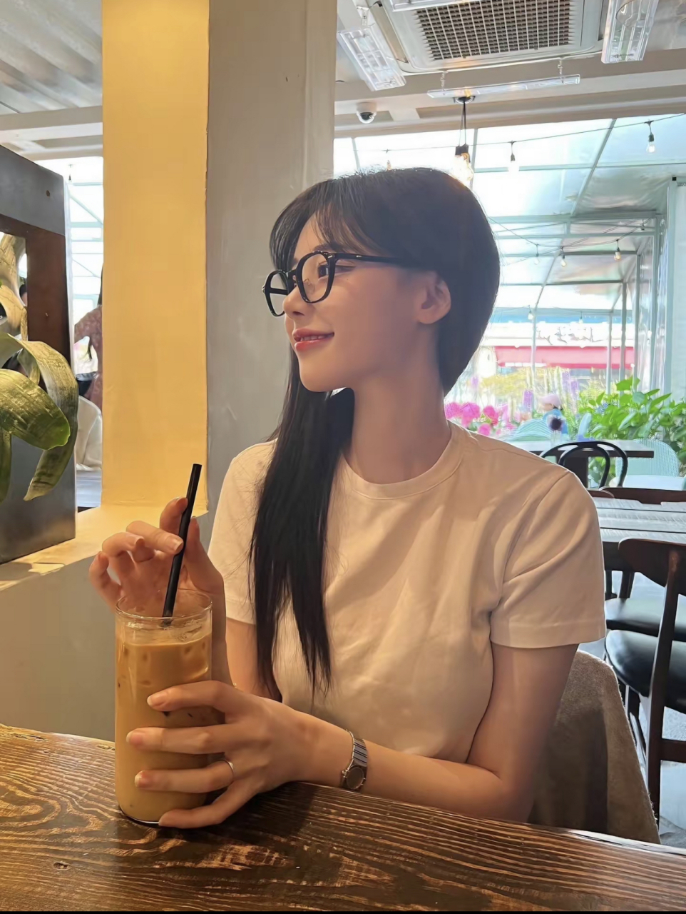 在线迷倒男大学生#张娜英