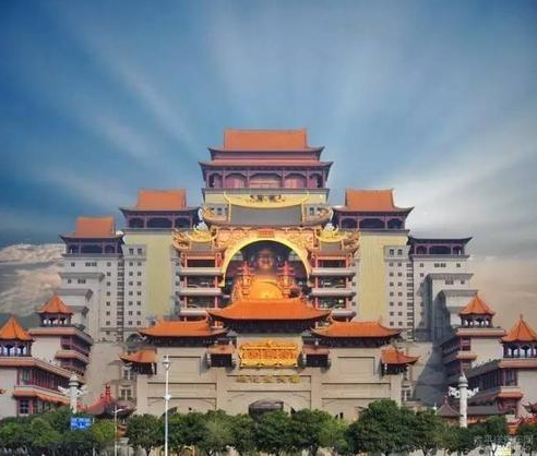 玉林有一座云天宫,拥有着很多世界之最,但不知是何人建造