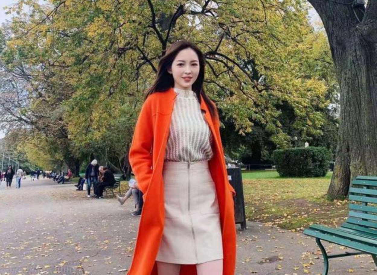 从王钟瑶旗袍装走红网络,分析女权消费时代的价值观