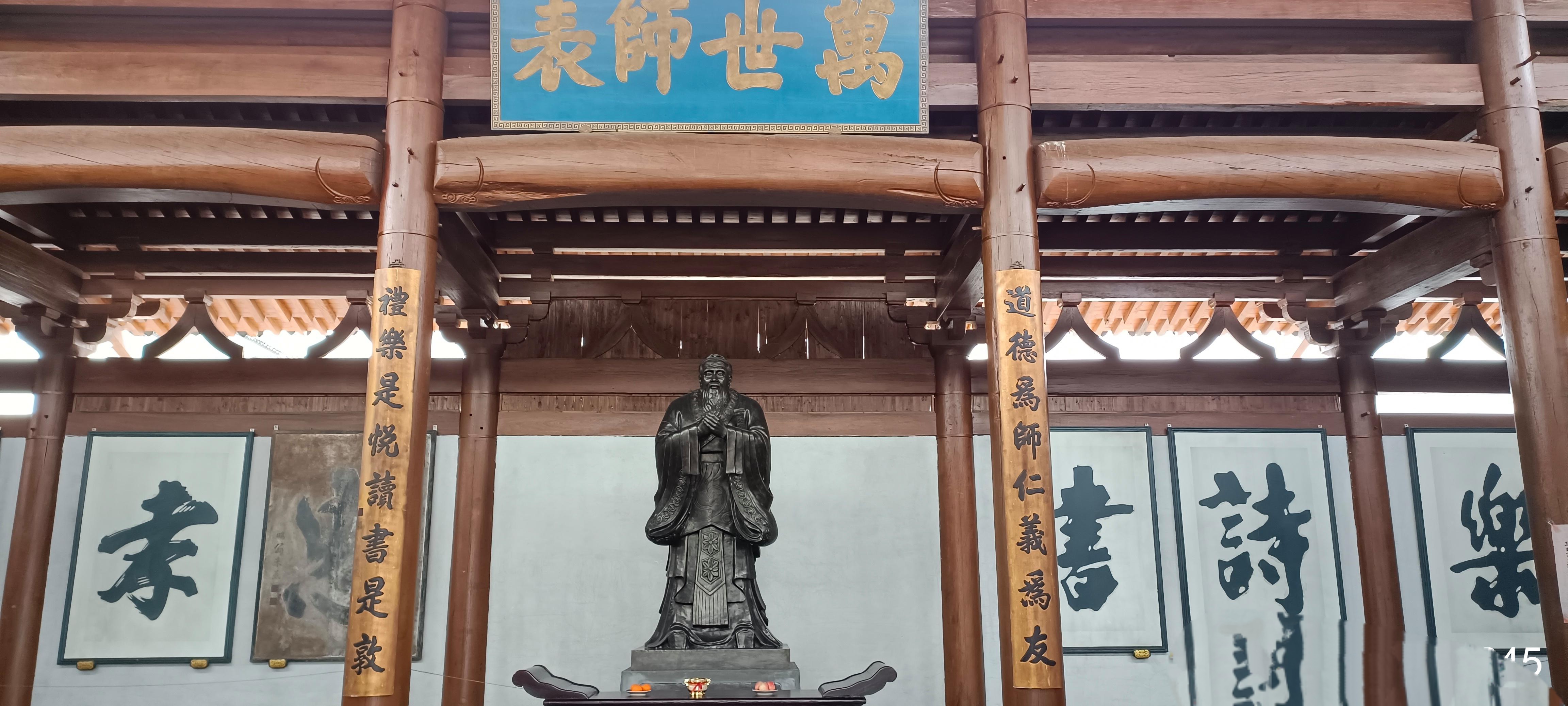 我也很不喜欢公公婆婆,我们还只是订婚没有结婚,但是