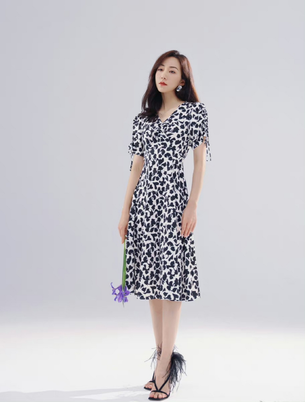 女星韩雪美足欣赏,2000年,韩雪以文化考试第一名的成绩被上海戏剧学院