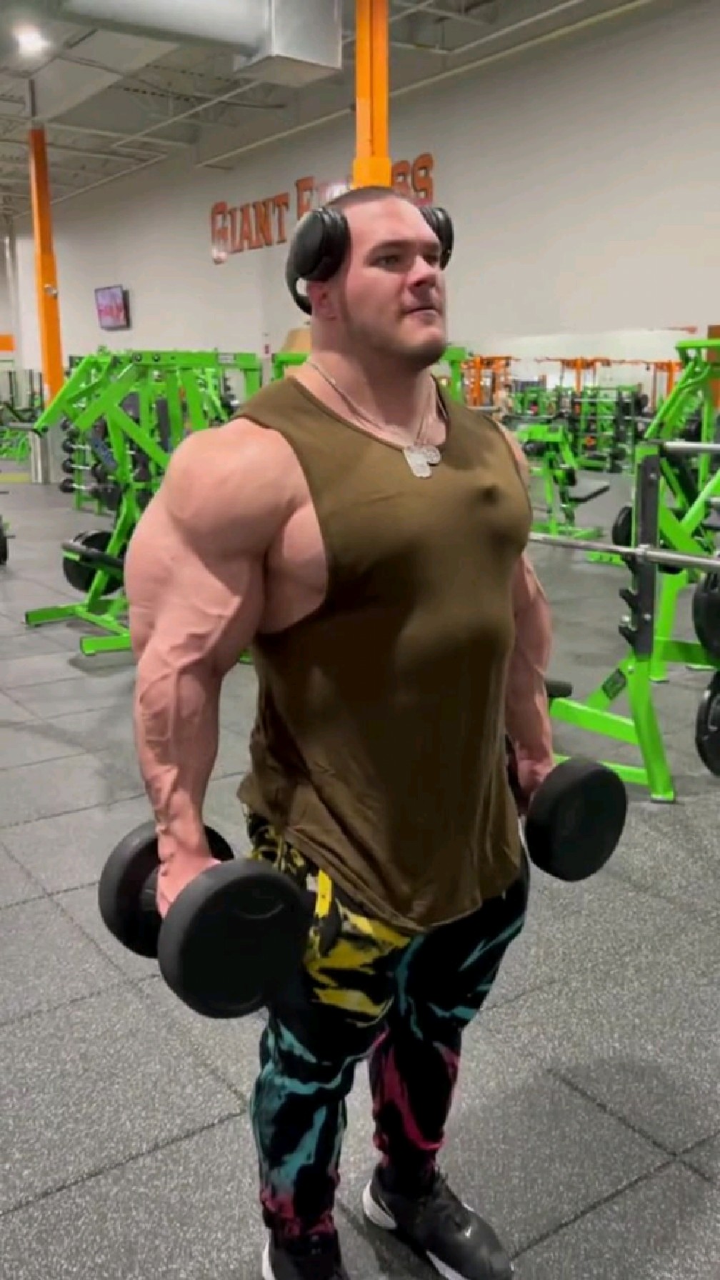 强壮的手臂,弯举少不了-二头肌训练