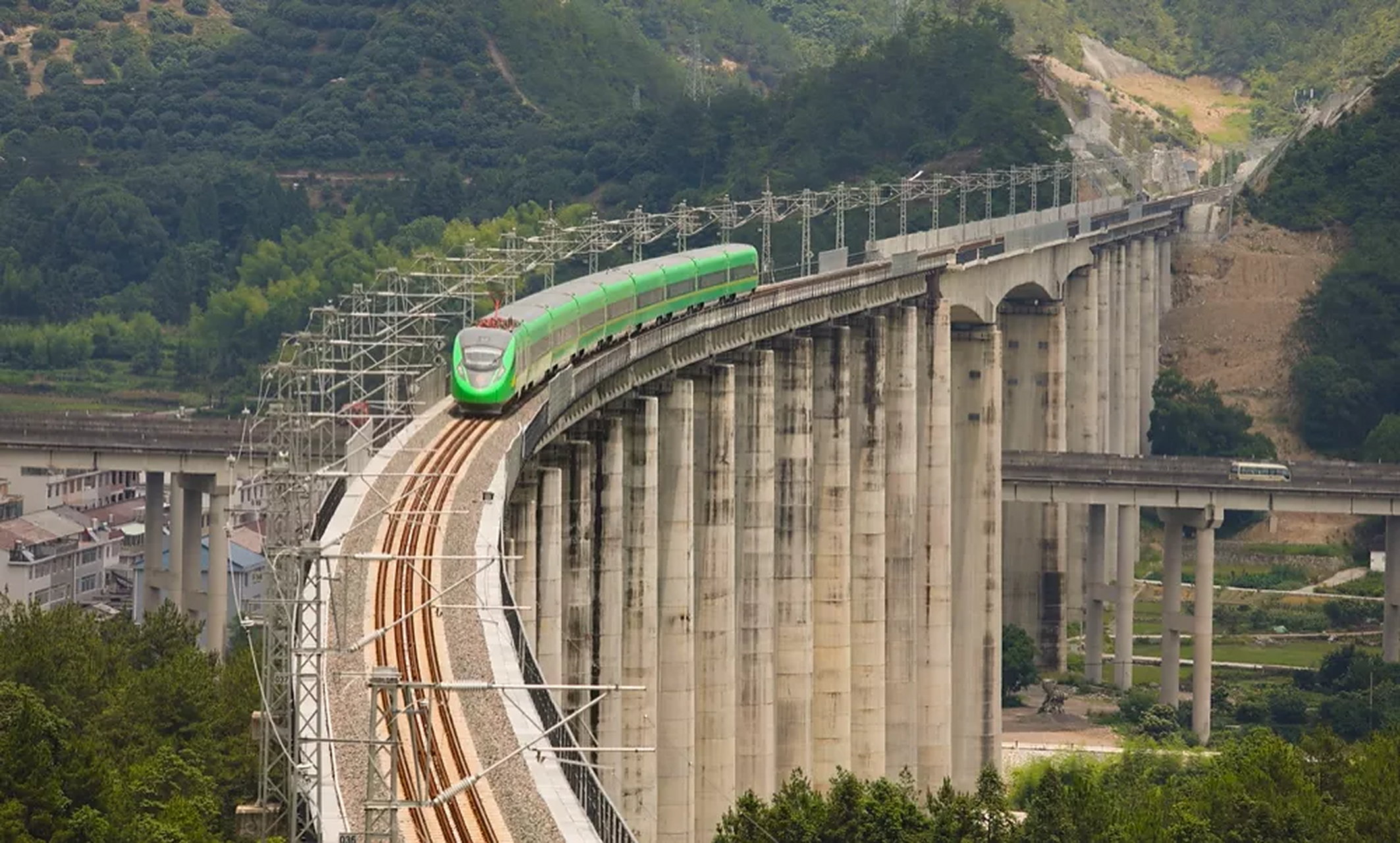 金台铁路全线共设武义东,永康南(既有),永康东,申亭,壶镇,磐安南