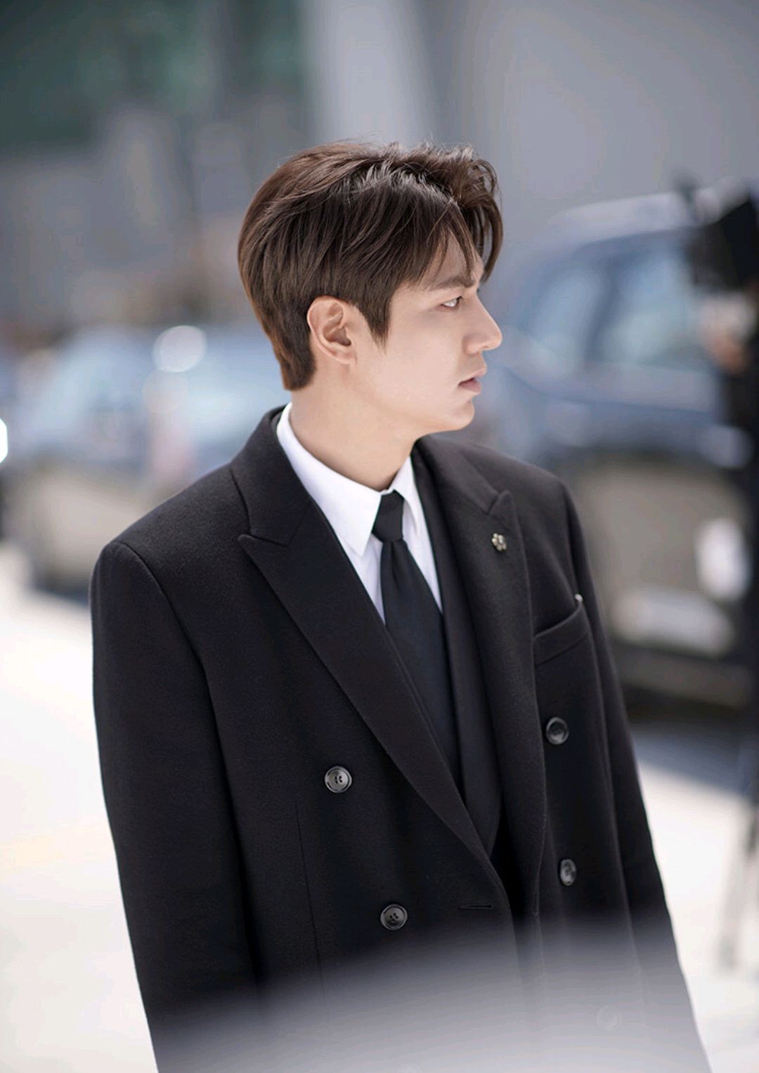 李敏镐穿搭,韩范儿十足,187的身高,有颜有气质有演技的欧巴!