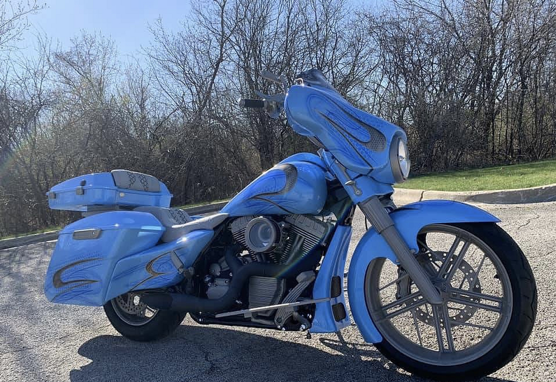 改装定制 | 兰博基尼质感配色 哈雷大道滑翔bagger欣赏