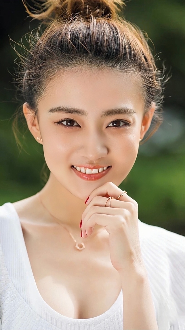 1994年的徐璐,还是1982年的王丽坤?