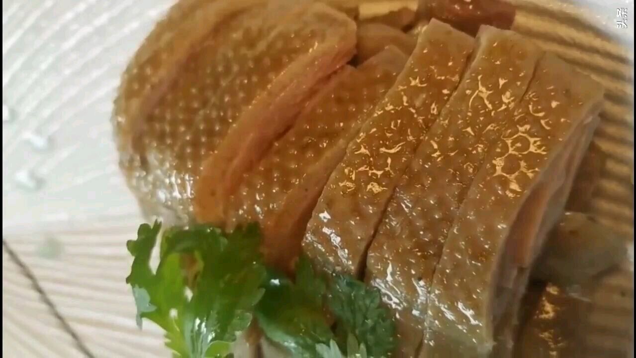 经典名菜盐水鸭,掌握方法和要点,你就是万元大厨,赶快学习吧