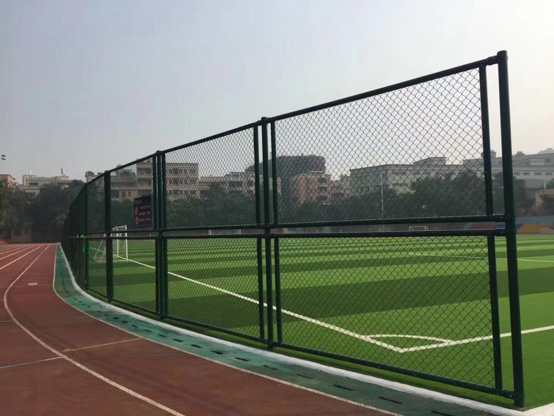 体育场护栏网隔离栅围栏网厂家种类简介