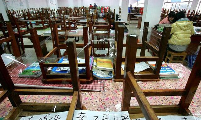 虚假读书的大学生,在图书馆疯狂占座,不学习打游戏是为何