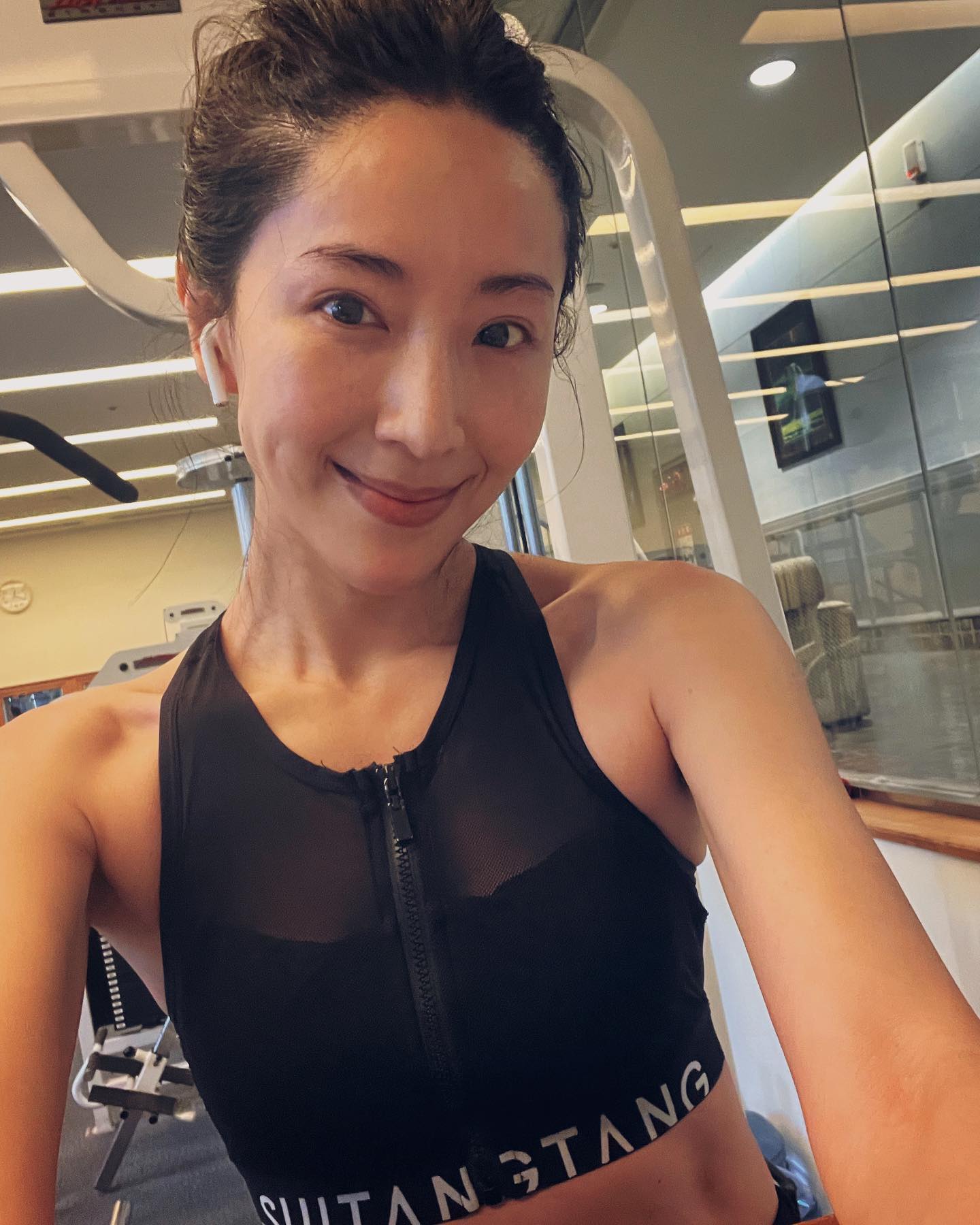 41岁隋棠晒素颜健身照,气色状态俱佳