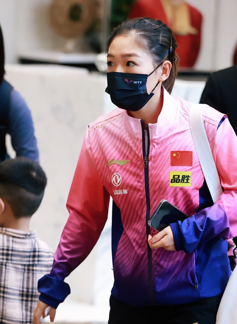 我枣这是多热爱乒乓球啊,即使不参加比赛也会出现在看台上和师妹们一