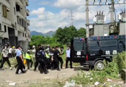 平阳县萧江镇的锦泰花苑小区被强拆