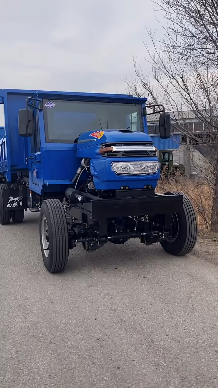 四驱农用运输车四缸发动机