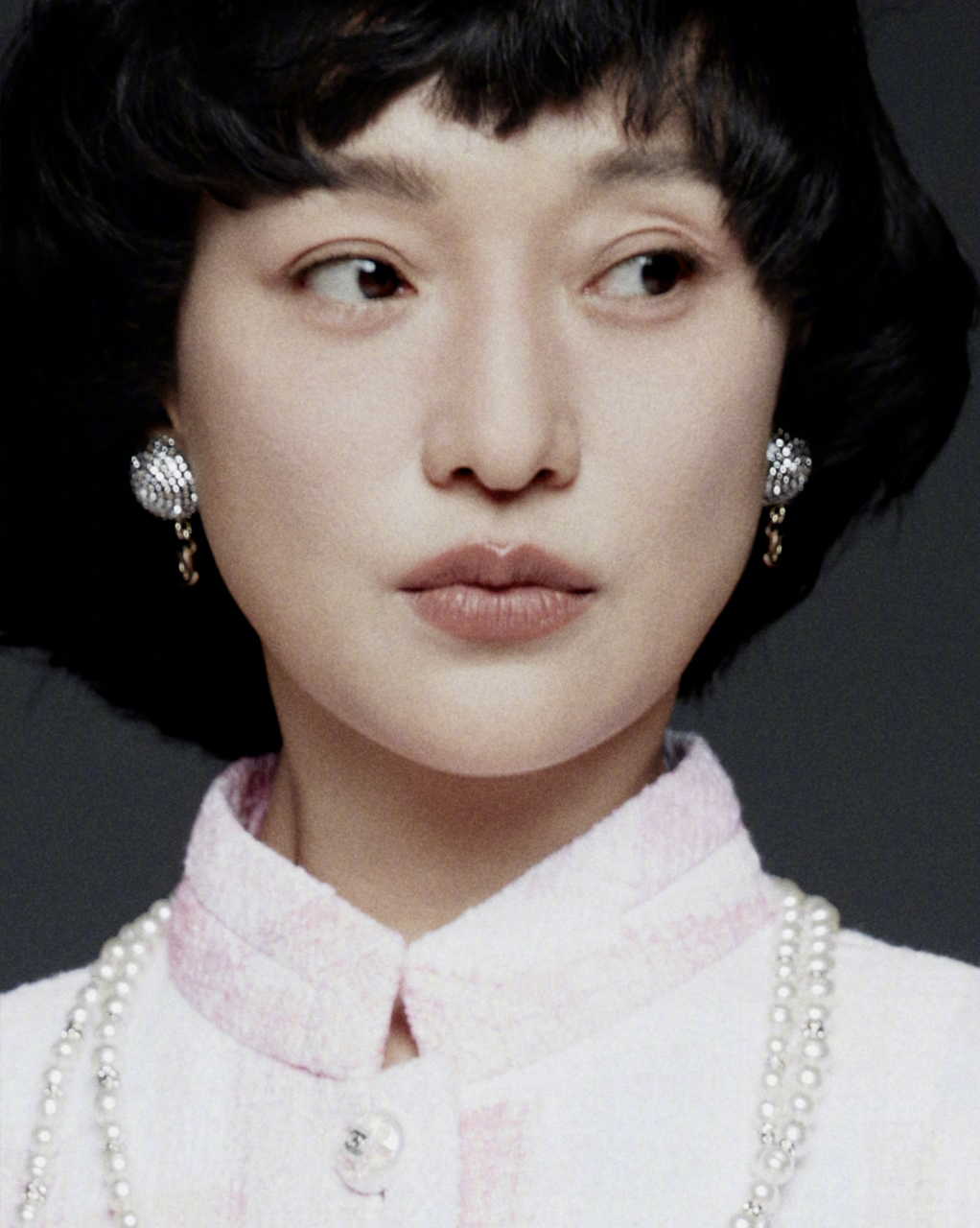 热榜之我见文体专区# 周迅20年代复古大片发布,时代特征明显,发型