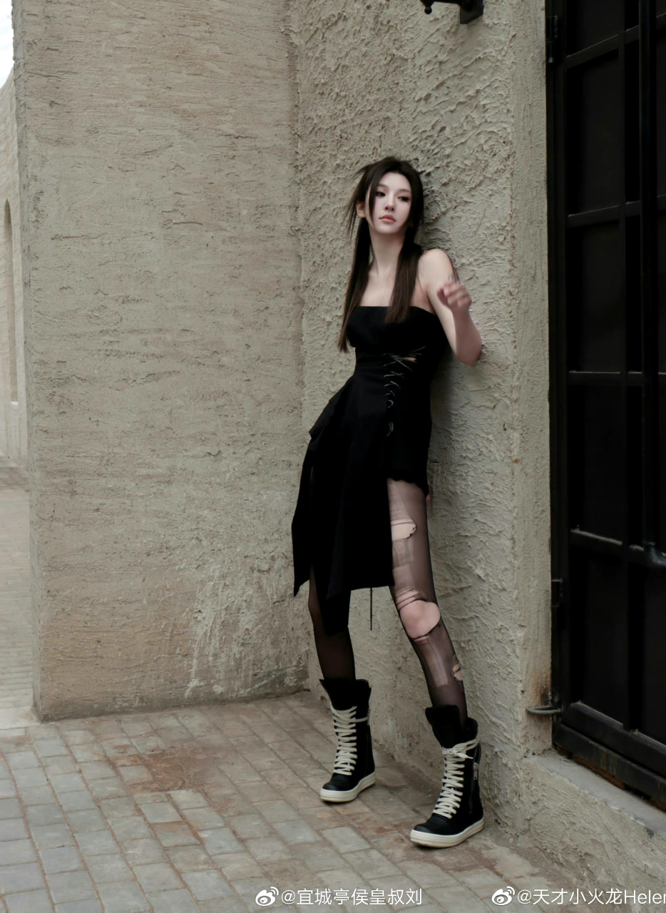 天才小火龙的黑丝[色] 不知道大家爱不爱[舔屏] 676767