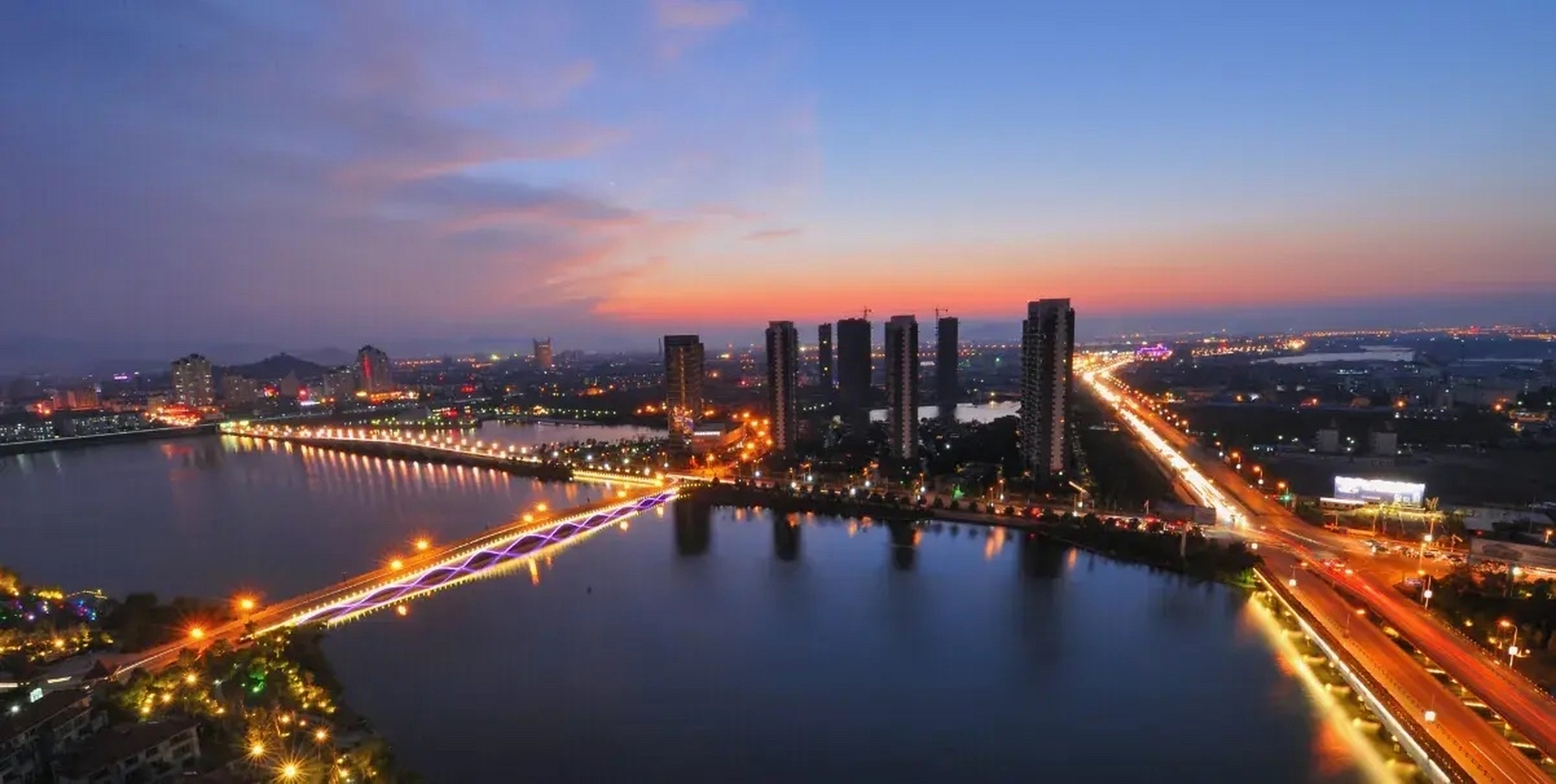 绍兴市各区县4月份楼市情况:  1.柯桥区,21098元/㎡,环比下降. 2.