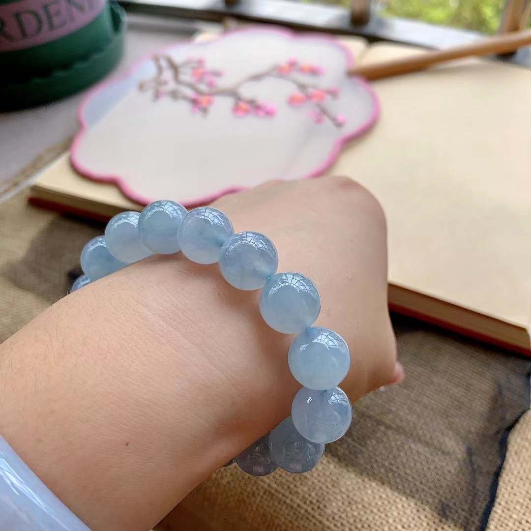 天空蓝冰种翡翠手串 13.